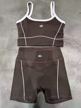 Alo Yoga Brown Yoga Set, Size M.